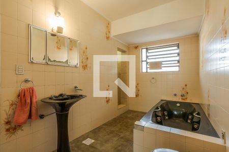 Casa à venda com 300m², 3 quartos e 2 vagasSuíte