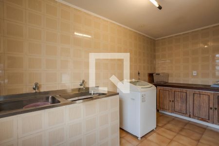 Casa à venda com 300m², 3 quartos e 2 vagasÁrea de Serviço