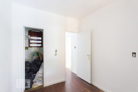 Casa à venda com 750m², 5 quartos e 3 vagasQuarto 3 - Suíte (1º andar)