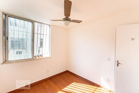 Quarto 2 de apartamento para alugar com 2 quartos, 65m² em Santa Rosa, Niterói