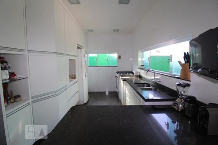 Casa à venda com 282m², 3 quartos e 3 vagasCozinha