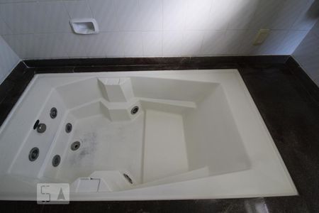 Casa à venda com 282m², 3 quartos e 3 vagasSuite 3 banheiro