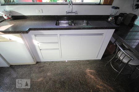 Casa à venda com 282m², 3 quartos e 3 vagasCozinha