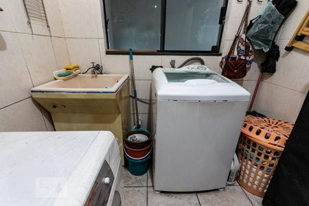 Casa à venda com 150m², 3 quartos e 4 vagas Casa à venda com 150m², 3 quartos e 4 vagasÁrea de serviço