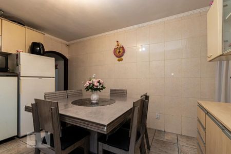 Casa à venda com 150m², 3 quartos e 4 vagas Casa à venda com 150m², 3 quartos e 4 vagasCozinha