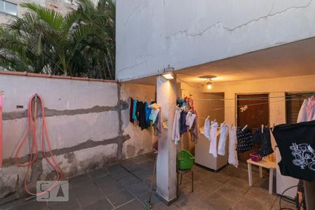 Casa à venda com 150m², 3 quartos e 4 vagas Casa à venda com 150m², 3 quartos e 4 vagasQuintal