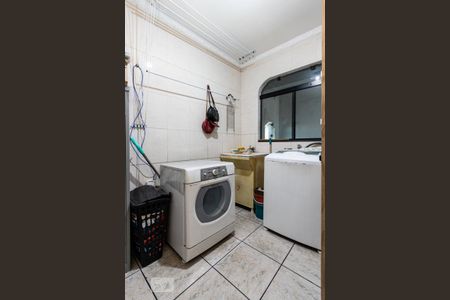 Casa à venda com 150m², 3 quartos e 4 vagas Casa à venda com 150m², 3 quartos e 4 vagasÁrea de serviço