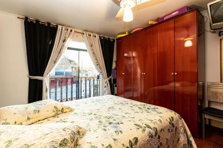 Casa à venda com 150m², 3 quartos e 4 vagas Casa à venda com 150m², 3 quartos e 4 vagasQuarto 1 suíte