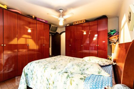 Casa à venda com 150m², 3 quartos e 4 vagas Casa à venda com 150m², 3 quartos e 4 vagasQuarto 1 suíte