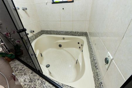 Casa à venda com 150m², 3 quartos e 4 vagas Casa à venda com 150m², 3 quartos e 4 vagasBanheiro