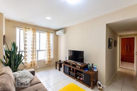 Sala de apartamento à venda com 2 quartos, 70m² em Piratininga, Niterói