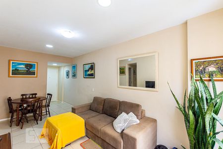 Sala de apartamento à venda com 2 quartos, 70m² em Piratininga, Niterói