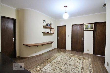 Casa à venda com 340m², 4 quartos e 4 vagasHall dos Quartos