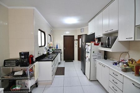 Casa à venda com 340m², 4 quartos e 4 vagasCozinha