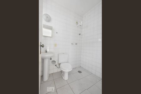 Casa à venda com 360m², 3 quartos e 6 vagasBanheiro Suíte Externa 02