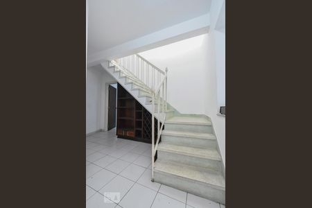 Casa à venda com 360m², 3 quartos e 6 vagasEscada