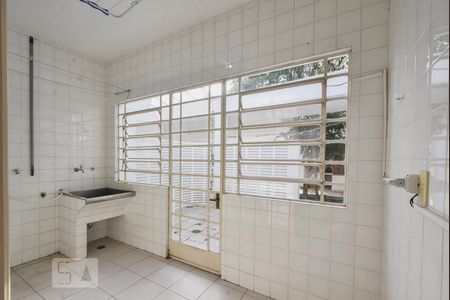 Casa à venda com 360m², 3 quartos e 6 vagasLavanderia