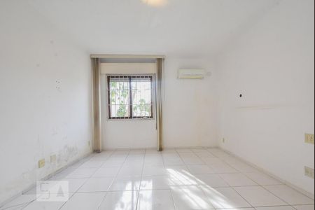 Casa à venda com 360m², 3 quartos e 6 vagasSuíte 01