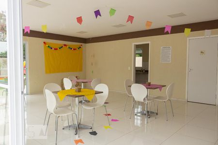 Apartamento para alugar com 42m², 2 quartos e 1 vaga Apartamento para alugar com 42m², 2 quartos e 1 vagaSalão de festas