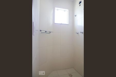 Casa à venda com 65m², 2 quartos e 4 vagasBanheiro da Suíte 1