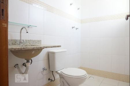Casa à venda com 65m², 2 quartos e 4 vagasBanheiro da Suíte 2