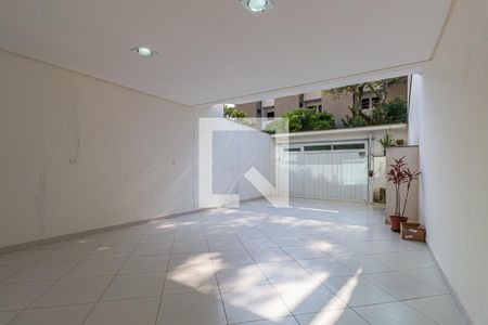 Casa à venda com 195m², 3 quartos e 4 vagas Casa à venda com 195m², 3 quartos e 4 vagasGaragem