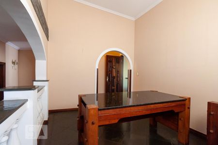 Casa à venda com 270m², 5 quartos e 2 vagas Casa à venda com 270m², 5 quartos e 2 vagasSuíte