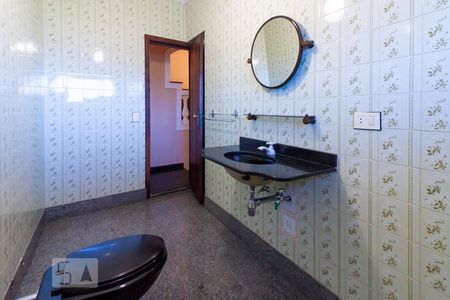 Casa à venda com 270m², 5 quartos e 2 vagas Casa à venda com 270m², 5 quartos e 2 vagasBanheiro da Suíte