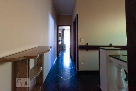 Casa à venda com 270m², 5 quartos e 2 vagas Casa à venda com 270m², 5 quartos e 2 vagasCorredor