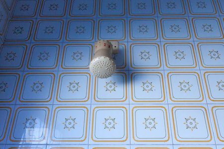 Casa à venda com 270m², 5 quartos e 2 vagas Casa à venda com 270m², 5 quartos e 2 vagasChuveiro