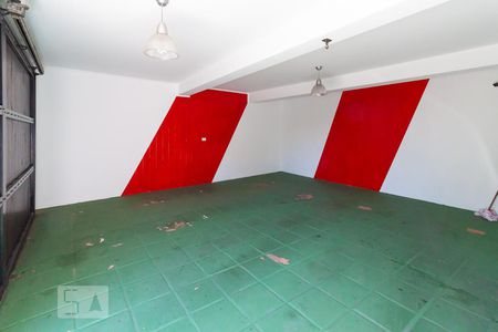 Casa à venda com 270m², 5 quartos e 2 vagas Casa à venda com 270m², 5 quartos e 2 vagasGaragem