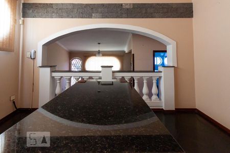 Casa à venda com 270m², 5 quartos e 2 vagas Casa à venda com 270m², 5 quartos e 2 vagasSuíte