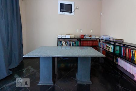 Casa à venda com 270m², 5 quartos e 2 vagas Casa à venda com 270m², 5 quartos e 2 vagasQuarto