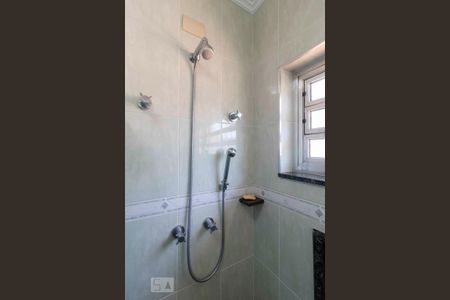 Casa à venda com 295m², 4 quartos e 3 vagasBanheiro da Suíte 2