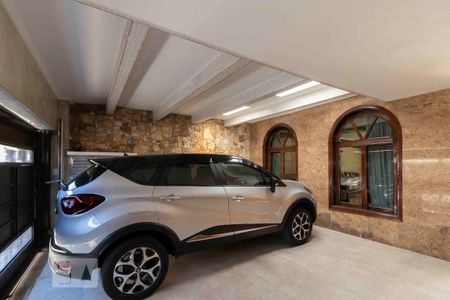 Casa à venda com 295m², 4 quartos e 3 vagasFachada