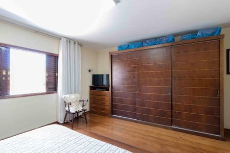 Casa à venda com 295m², 4 quartos e 3 vagasSuíte 1