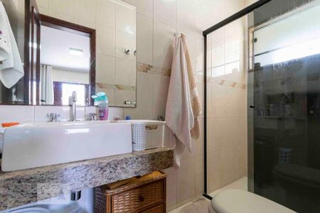 Casa à venda com 295m², 4 quartos e 3 vagasBanheiro da Suíte 1