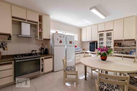 Casa à venda com 295m², 4 quartos e 3 vagasCozinha