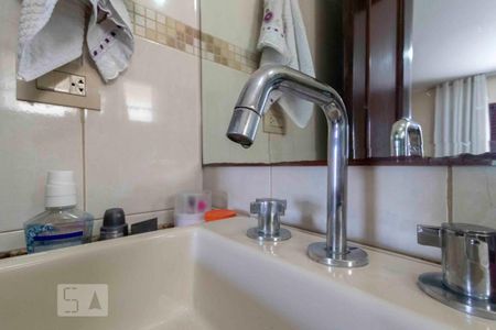 Casa à venda com 295m², 4 quartos e 3 vagasBanheiro da Suíte 1