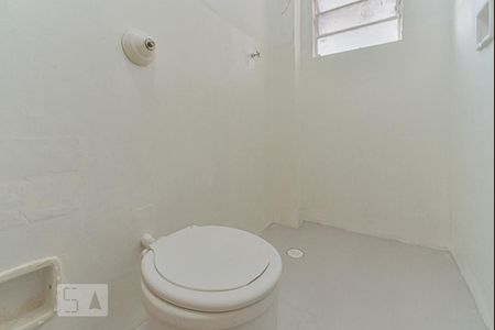 Banheiro Social de kitnet/studio para alugar com 1 quarto, 27m² em Sé, São Paulo