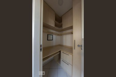 Apartamento à venda com 103m², 3 quartos e 2 vagas Apartamento à venda com 103m², 3 quartos e 2 vagasEscritório