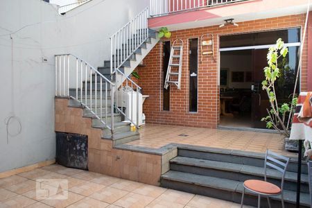 Casa à venda com 250m², 3 quartos e 2 vagas Casa à venda com 250m², 3 quartos e 2 vagasQUINTAL FUNDOS