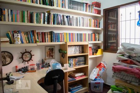 Casa à venda com 250m², 3 quartos e 2 vagas Casa à venda com 250m², 3 quartos e 2 vagasESCRITÓRIO