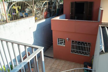 Casa à venda com 250m², 3 quartos e 2 vagas Casa à venda com 250m², 3 quartos e 2 vagasQUINTAL FUNDOS