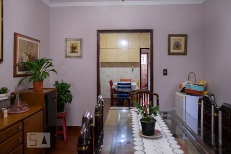 Casa à venda com 250m², 3 quartos e 2 vagas Casa à venda com 250m², 3 quartos e 2 vagasCOPA
