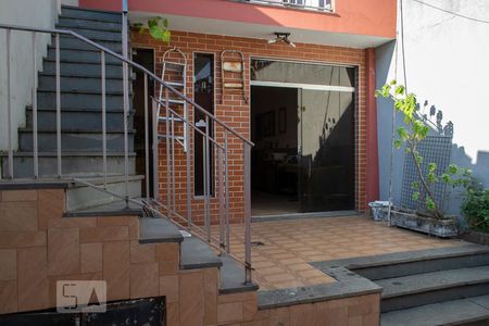 Casa à venda com 250m², 3 quartos e 2 vagas Casa à venda com 250m², 3 quartos e 2 vagasQUINTAL FUNDOS