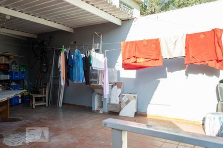 Casa à venda com 250m², 3 quartos e 2 vagas Casa à venda com 250m², 3 quartos e 2 vagasQUINTAL SUPERIOR