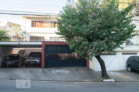 Casa à venda com 250m², 3 quartos e 2 vagas Casa à venda com 250m², 3 quartos e 2 vagasFACHADA