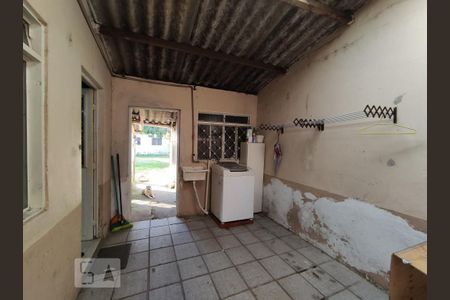 Casa à venda com 100m², 4 quartos e 2 vagas