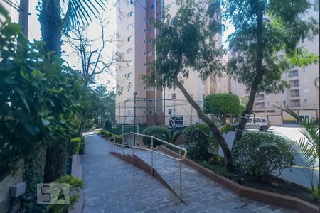 Apartamento à venda com 146m², 4 quartos e 1 vaga Apartamento à venda com 146m², 4 quartos e 1 vagaÁrea Comum